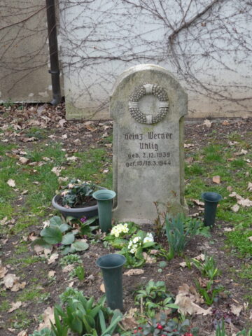 Gedenktafel für die Luftkriegsopfer 02