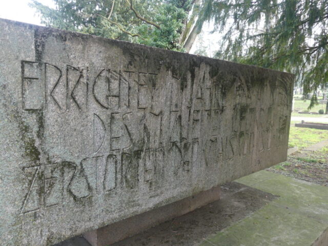 Denkmal für Kriegstote 03