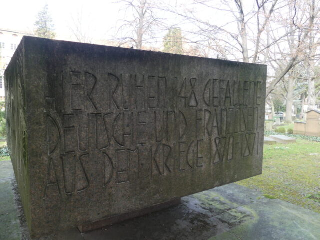 Denkmal für Kriegstote 04