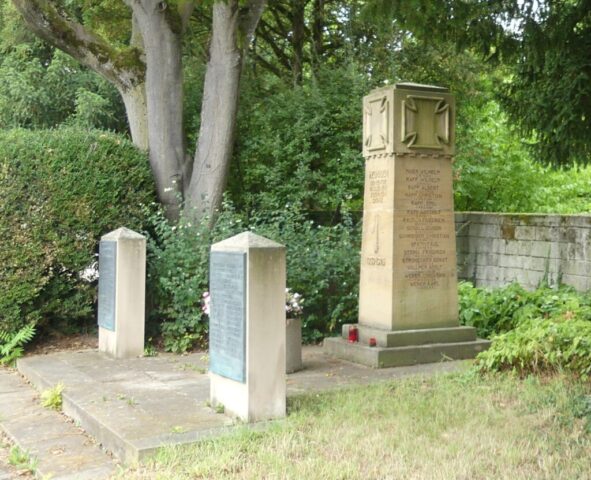 Denkmal für die Gefallenen beider Weltkriege 02
