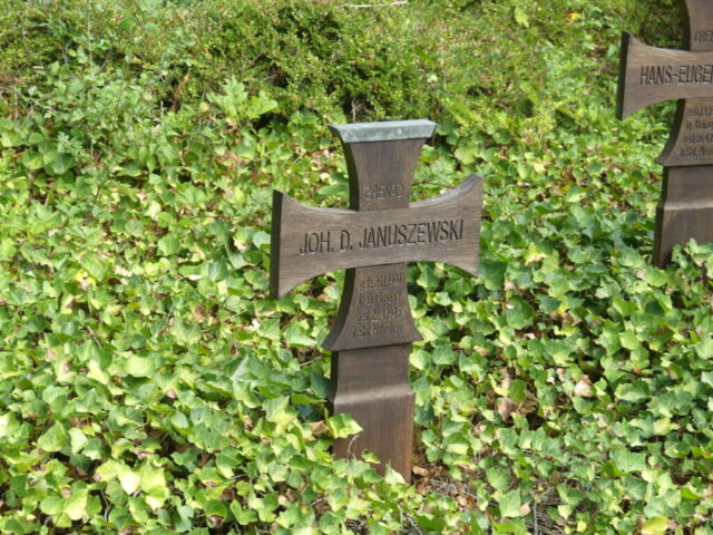 Ehrenhain für Gefallene 1945 03