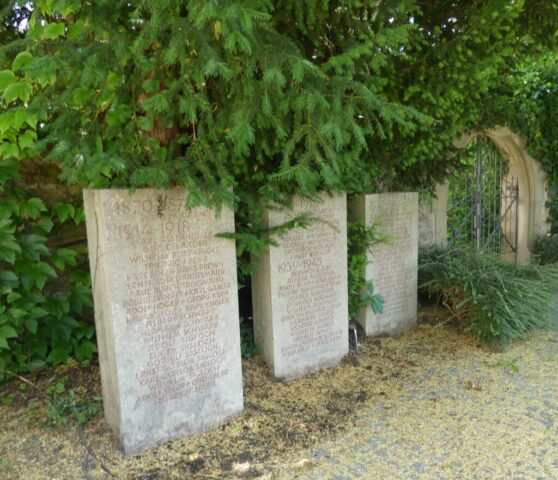 Ehrenmal für die Toten der Kriege 02