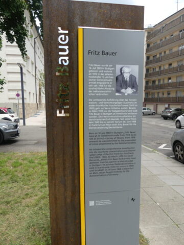 Gedenkstele Fritz Bauer 02