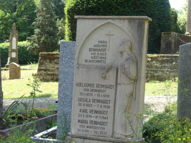 Grabstätte Reinhardt mit Erinnerung an Maria Adelheid Reinhardt 03