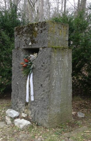 Mahnmal für Gefallene des Zweiten Weltkriegs 02