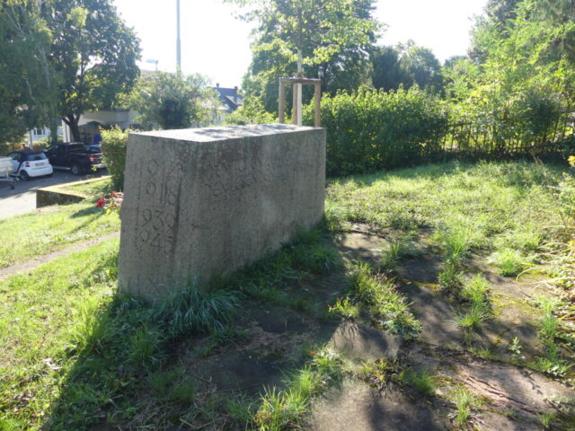 Mahnmal für die Toten beider Weltkriege 04